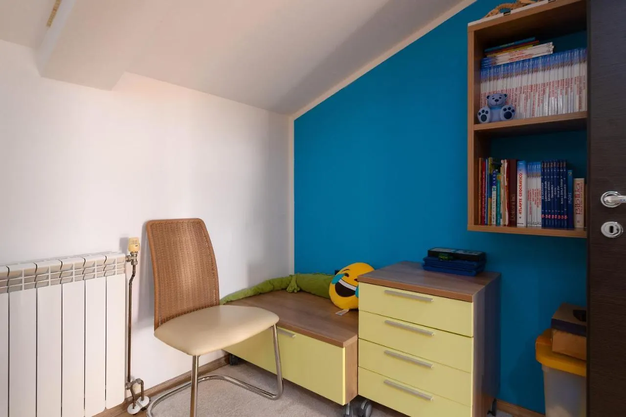 Luxury 3 Bedroom Apartment Vrsar