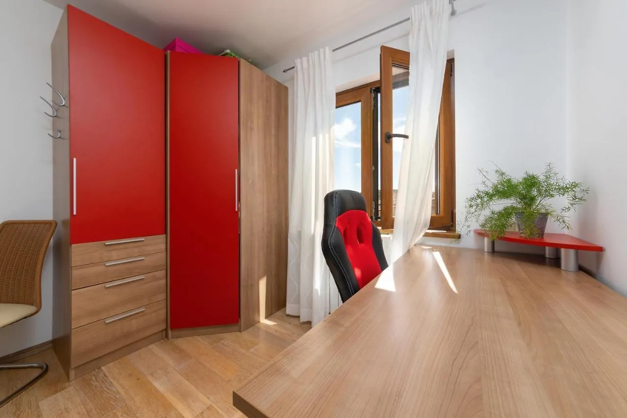 Luxury 3 Bedroom Apartment Vrsar