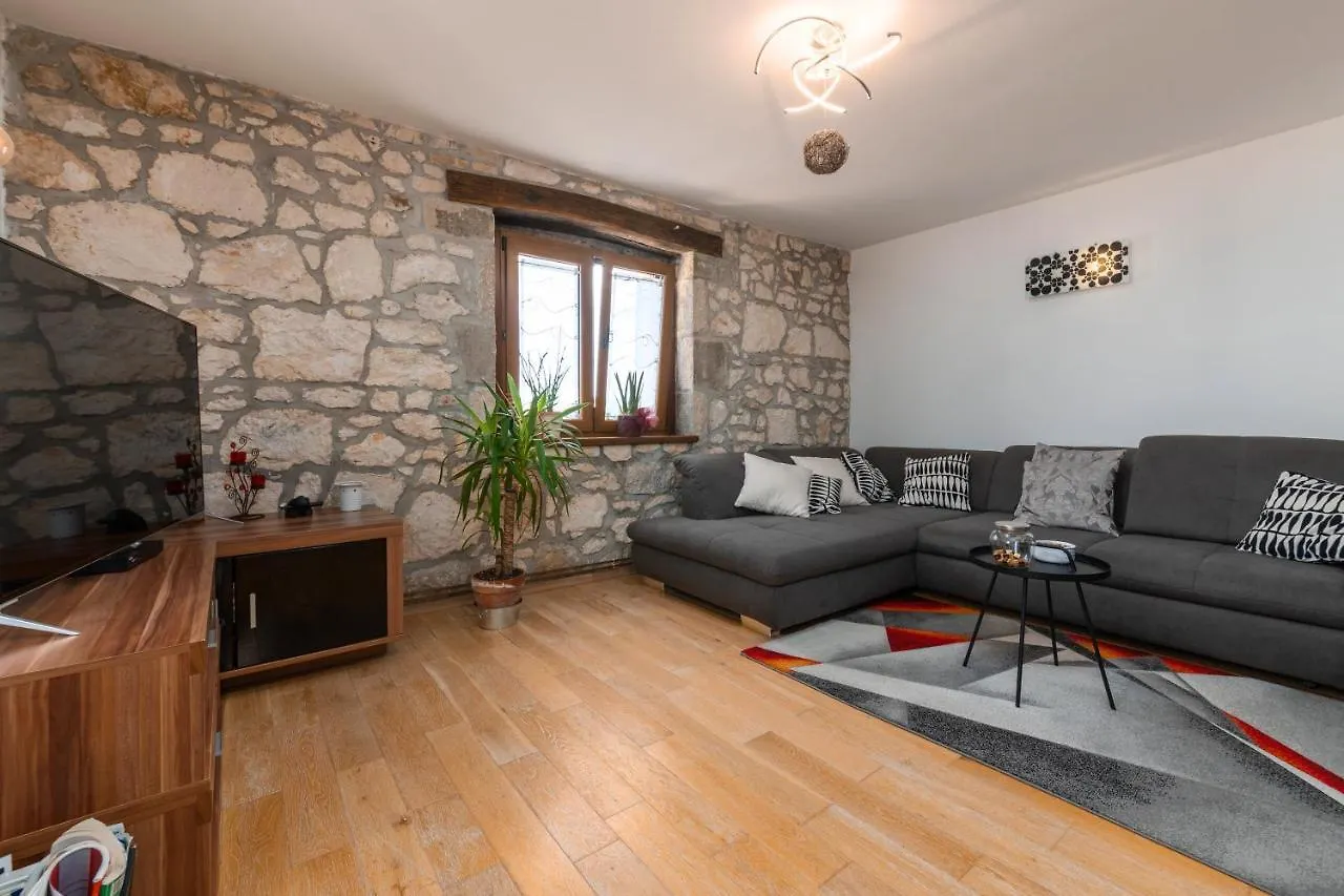 Luxury 3 Bedroom Apartment Vrsar 0*,