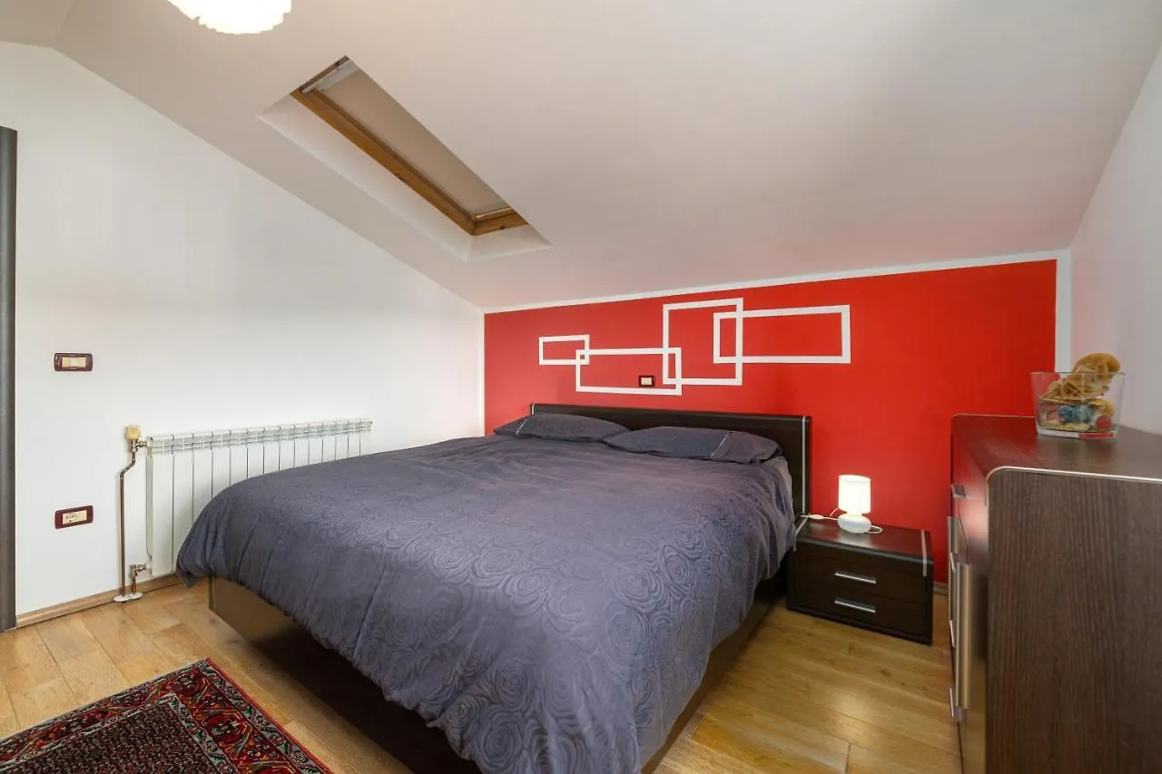 Luxury 3 Bedroom Apartment Vrsar
